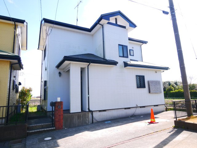 東金市台方　中古戸建の外観|平成14年1月築　4LDK  駐車2台可  スーパービックハウス徒歩約12分  閑静な分譲地