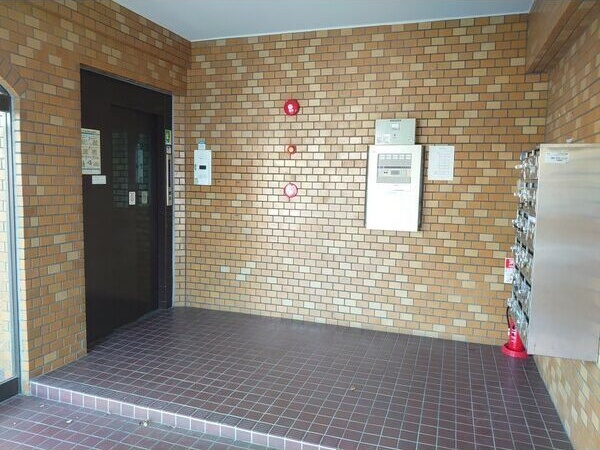 スカイメゾンの設備|エレバーター、ポストです