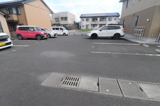 【駐車場】