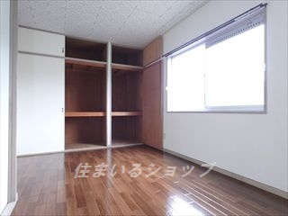 広島市安佐北区落合南２丁目のアパートの寝室