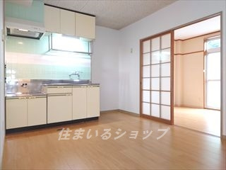 広島市安佐北区落合南２丁目のアパートのキッチン
