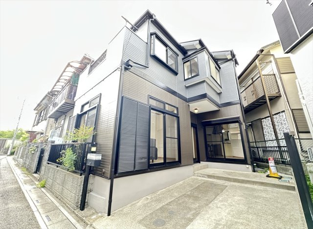 【駐車場】 | 富士見市水谷東3丁目　中古一戸建住宅　(志木本店) | カースペース