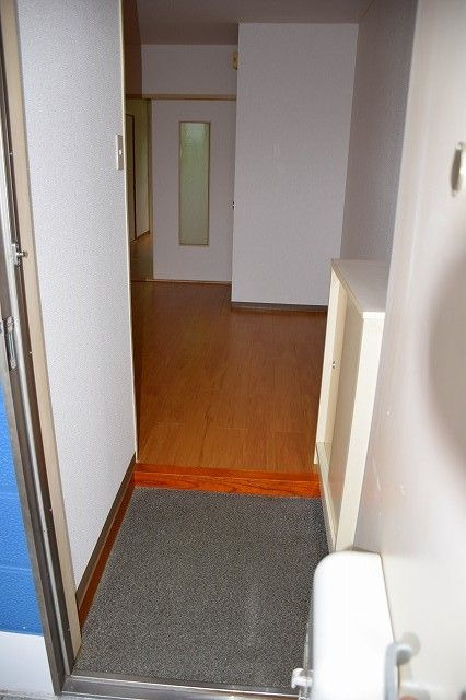 クレスト高見の玄関