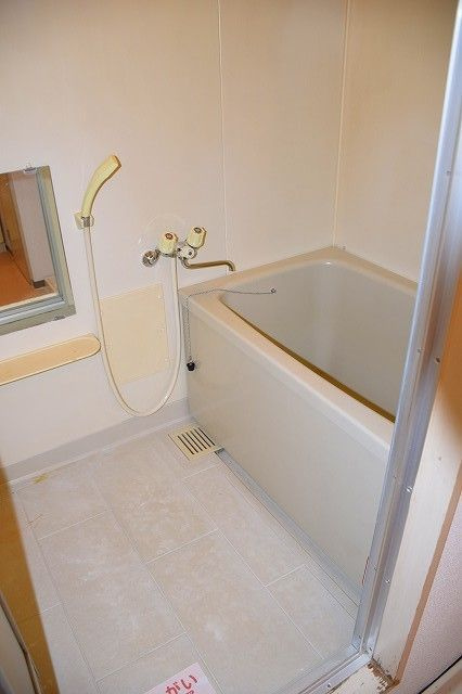 クレスト高見の浴室