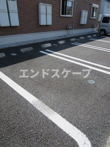 サンカルムの駐車場|高崎、前橋のお部屋探しはエンドスケープまで！お客様の理想お聞かせ下さい♪