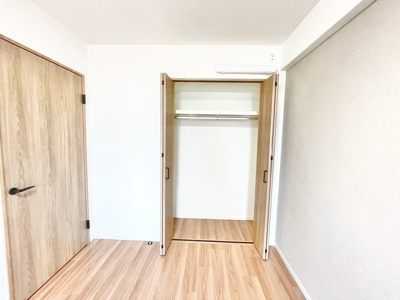 【収納】 | グランドシティダイアパレス吹田ガーデンコート四番館 | エイブル売買事業部では、箕面市・豊中市・吹田市・池田市・茨木市・高槻市の北摂エリア全域で、物件のご紹介を致しております。北摂エリアにて購入物件をお探しの際は、当社までお問合せ下さいませ。