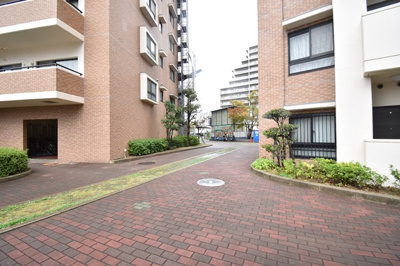 【その他】 | グランドシティダイアパレス吹田ガーデンコート四番館 | 現在ご返済中のカーローン・カードローン・教育ローンなどを住宅ローンに一本化したり、家具家電購入費用・引越し費用を住宅ローンと組み合わせるなど、お客さまにメリットの多い住宅ローンのご提案が可能です。