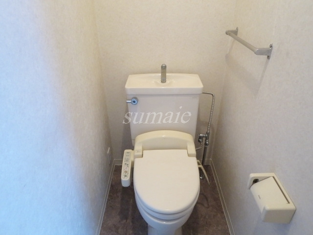 サクラビルのトイレ|嬉しい温水洗浄便座トイレ完備です☆