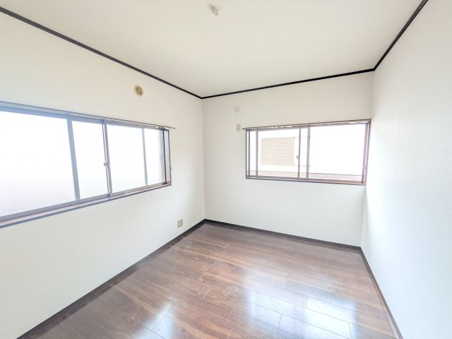 上麻生4丁目貸家の寝室