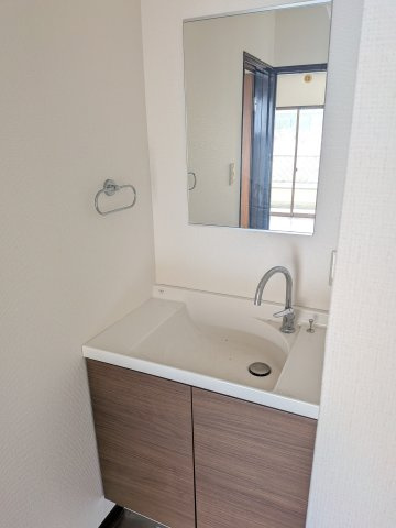 上麻生4丁目貸家の独立洗面台