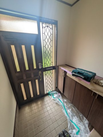 上麻生4丁目貸家の玄関