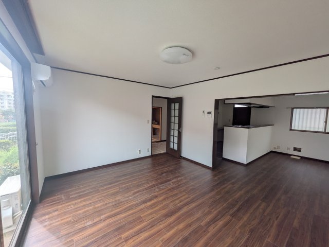 上麻生4丁目貸家の居間・リビング