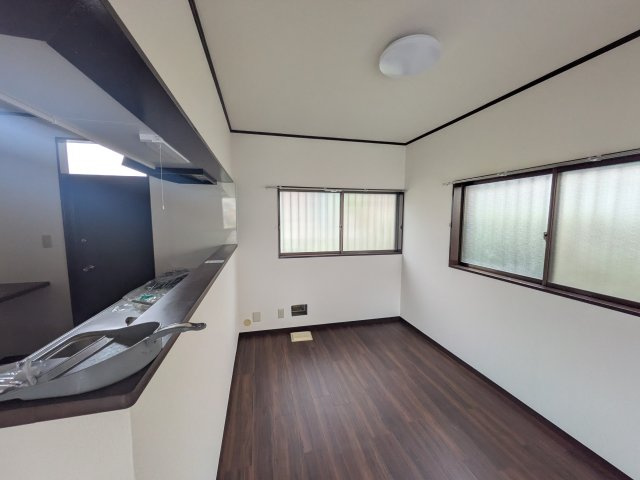 上麻生4丁目貸家の居間・リビング