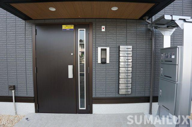 熊本市東区長嶺東４丁目のアパートのエントランス