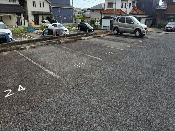 ルノートル1の駐車場