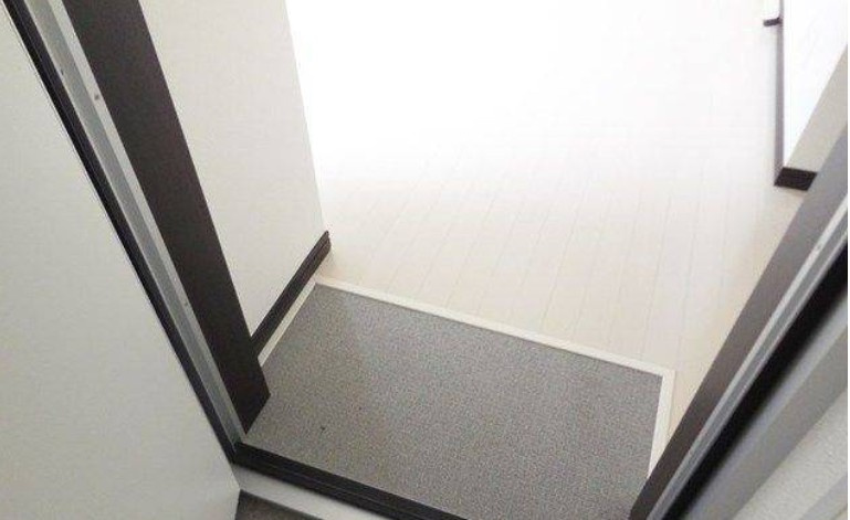 マーチ田端の玄関