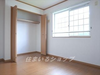 グッディ亀山Aの寝室|クローゼットあり
