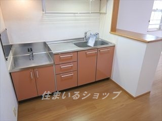 広島市安佐北区亀山７丁目のアパートのキッチン