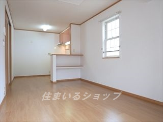 広島市安佐北区亀山７丁目のアパートの居間・リビング