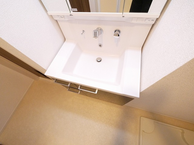フラン・ソレイユ　学園前の洗面所|明るい洗面所です