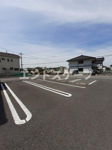 ジベルニーⅢの駐車場|高崎、前橋のお部屋探しはエンドスケープまで！お客様の理想お聞かせ下さい♪