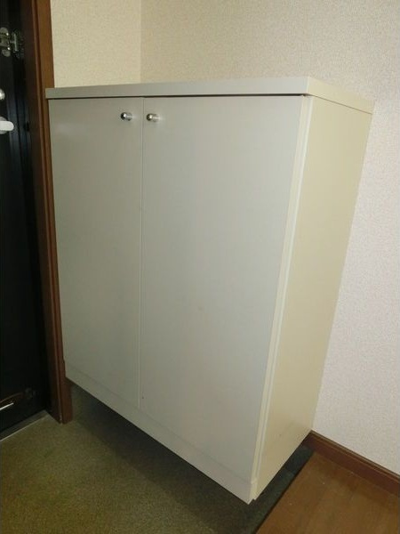 ブルーメンコール F棟の玄関