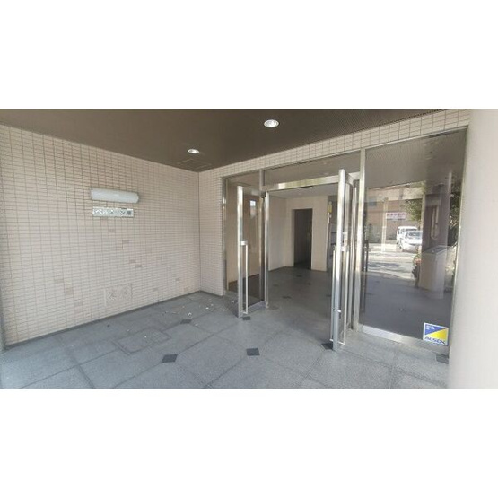 【エントランス】 | ベルメゾン堺