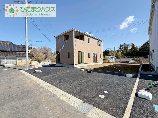 【駐車場】 | つくば市若森第1　新築戸建　1号棟 | カースペース2台ＯＫ！前面道路も幅が広いため車庫入れも安心です(^^)/