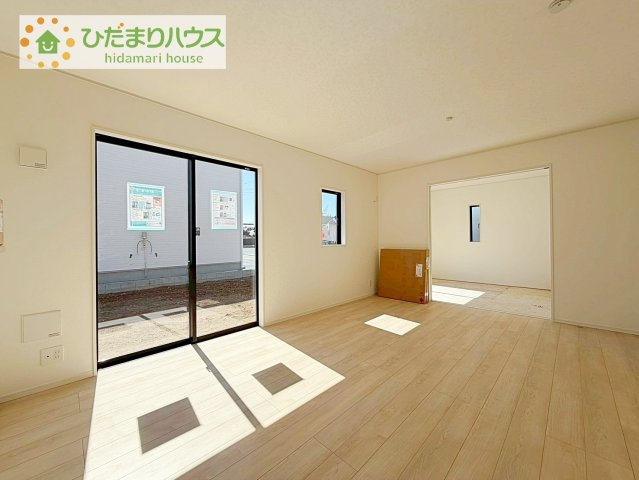 【居間・リビング】 | つくば市若森第1　新築戸建　1号棟 | お子様が元気に遊べる広々としたリビングです！