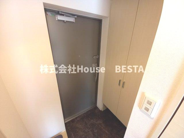 エスリード中山手県庁前の玄関