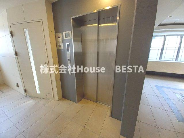 エスリード中山手県庁前のロビー