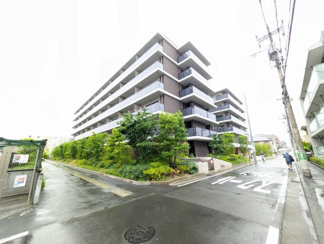 ラティエラ武蔵小杉の外観