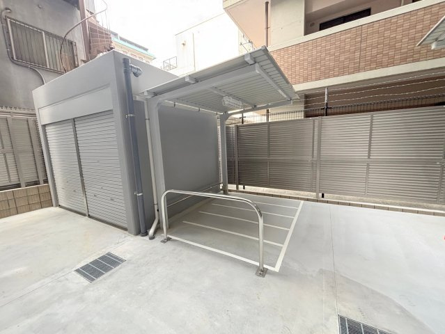 シーズンフラッツ新大阪のエントランス