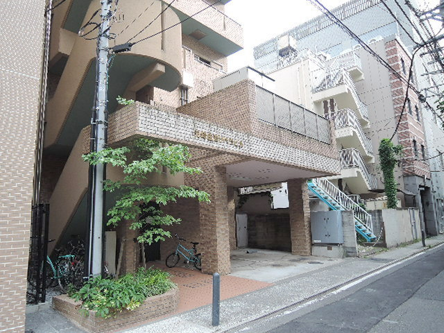 元町田澤リベラビルのエントランス|マンションエントランス部分　オートロック付