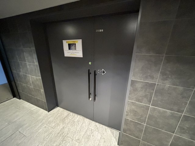 エスリードコート堺筋本町のエントランス