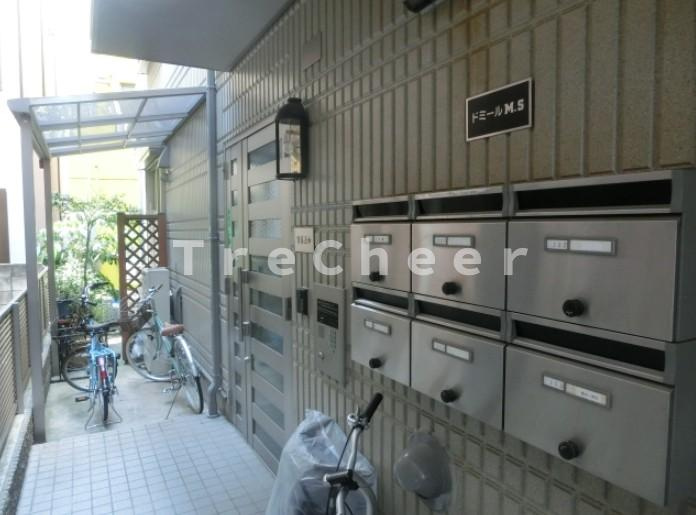 ドミールM.Sのエントランス