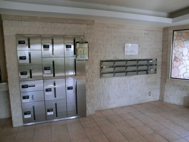 ジェイ・ジルーＢのその他共用部分|集合ポストと宅配ボックスです！