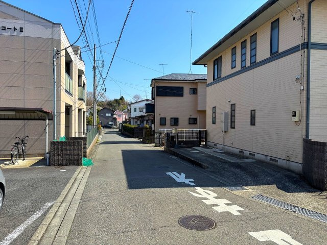 【前面道路含む現地写真】 | ◇◆伊勢原市上粕屋 中古戸建◆◇ | 交通量少なく静かな住宅地！