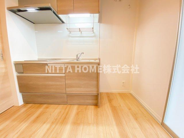 福知山市字天田のアパートの洋室|キッチン回りも広々スペースです♪