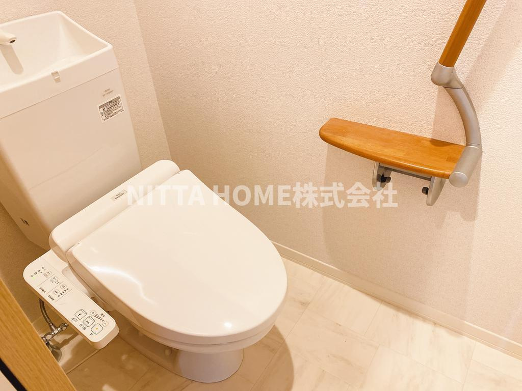 福知山市字天田のアパートのトイレ|温水洗浄付きのトイレです＊