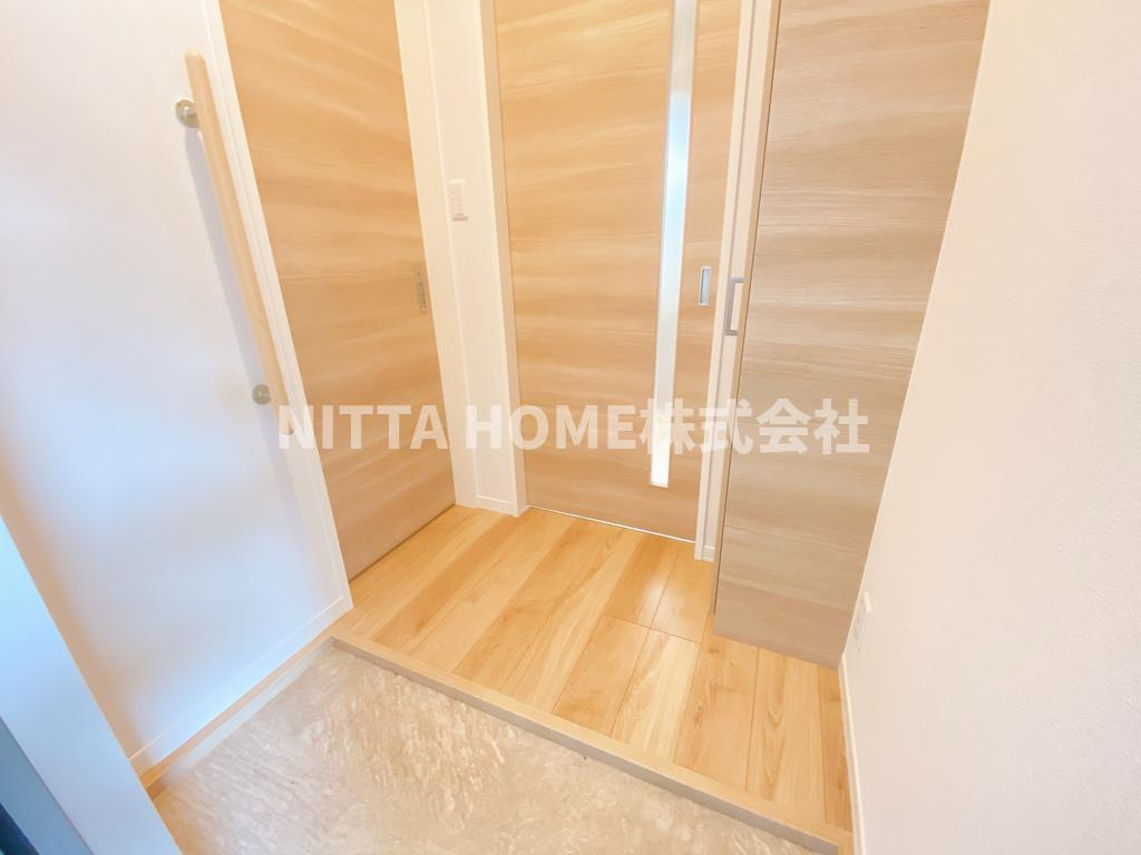 福知山市字天田のアパートの玄関|シューズボックス付きの玄関です◇