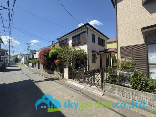 茅ヶ崎市中島　中古戸建　1棟の前面道路含む現地写真