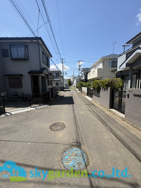 茅ヶ崎市中島　中古戸建　1棟の前面道路含む現地写真