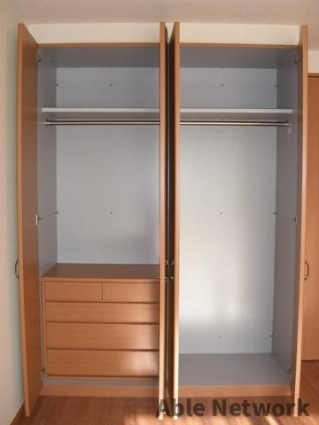 モンテ・アンヴェリーノの収納|洋室　クローゼット