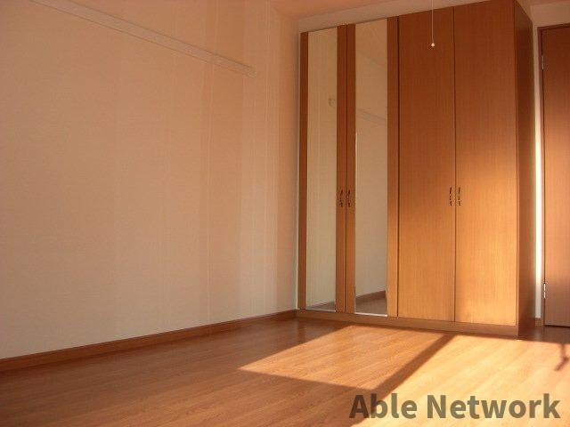 モンテ・アンヴェリーノの居間・リビング|11.3帖の洋室