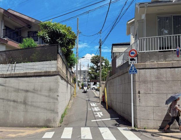 フジ・クレシェンドエノモト　駐車場の周辺