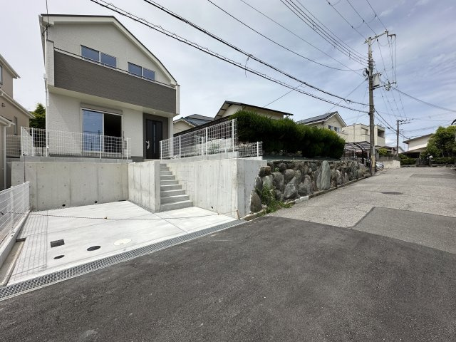 神戸市垂水区南多聞台5丁目新築戸建B号地の前面道路含む現地写真