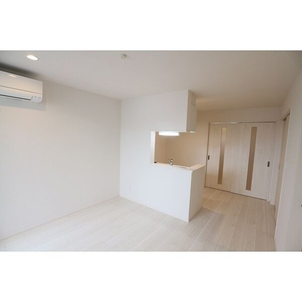 REGALEST道徳駅前の居間・リビング