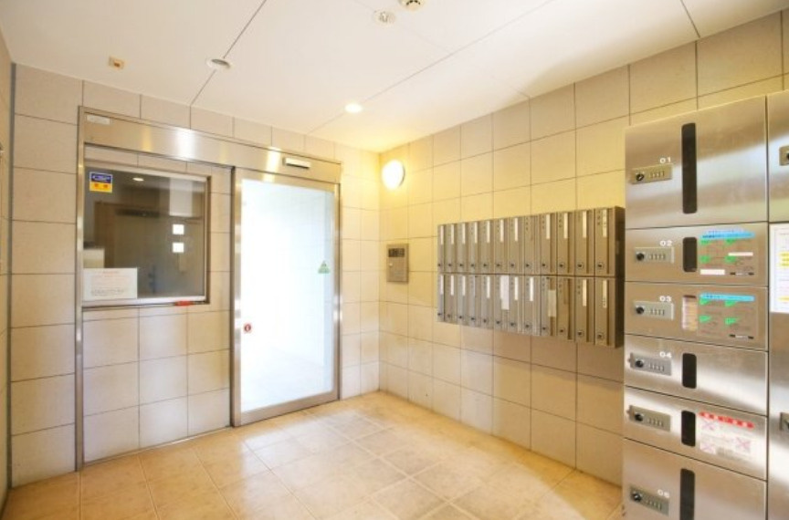中野区白鷺３丁目の賃貸マンションのエントランス
