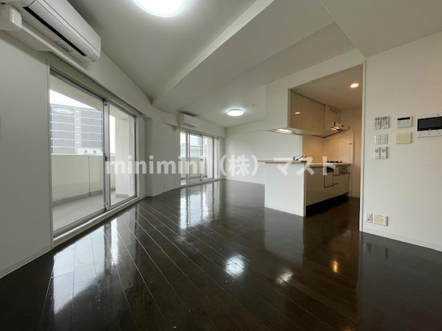 ドゥーエなんば南の居間・リビング